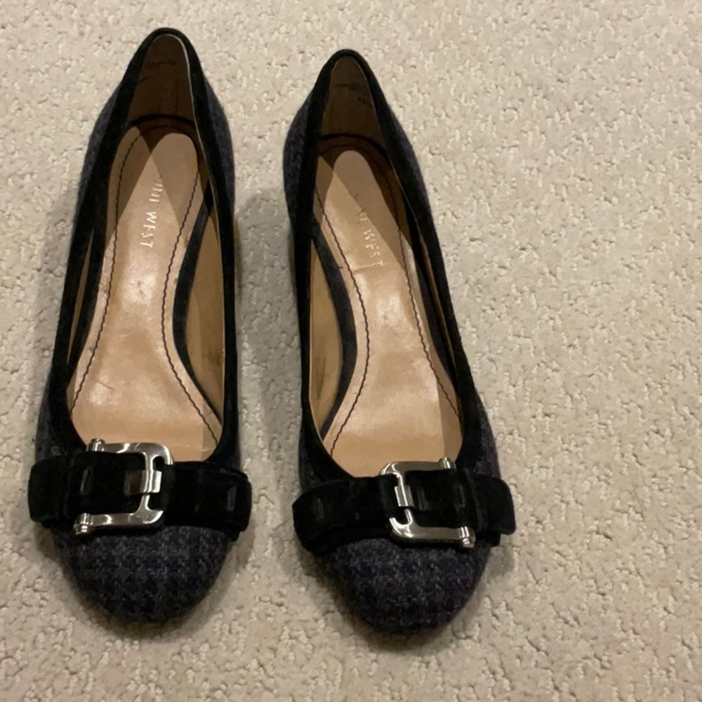 Nine West houndstooth like plaid patterned low heels EI